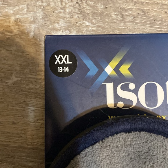 BRAND NEW Isotoner Extended Sizes Moisture Wicking Memory Foam Slippers - Picture 2 of 6